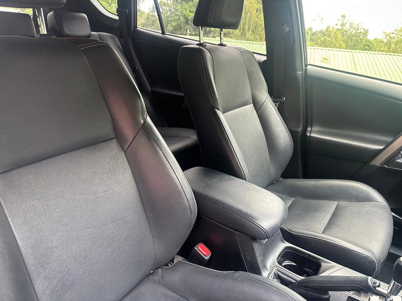 Toyota RAV4 2.5 VVT-h Excel SUV 5dr Petrol Hybrid CVT Euro 6 (s/s) (197 ps) 5dr Automatic 2026