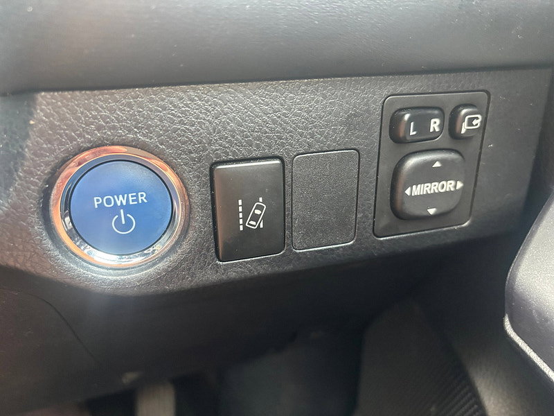 Toyota RAV4 2.5 VVT-h Excel SUV 5dr Petrol Hybrid CVT Euro 6 (s/s) (197 ps) 5dr Automatic 2026