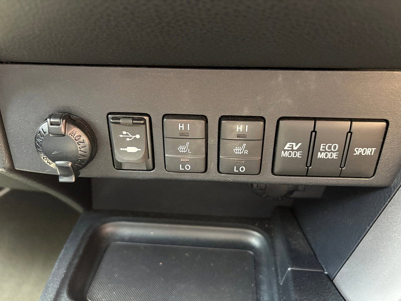 Toyota RAV4 2.5 VVT-h Icon SUV 5dr Petrol Hybrid CVT 4WD Euro 6 (s/s) (197 ps) 5dr Automatic 2026