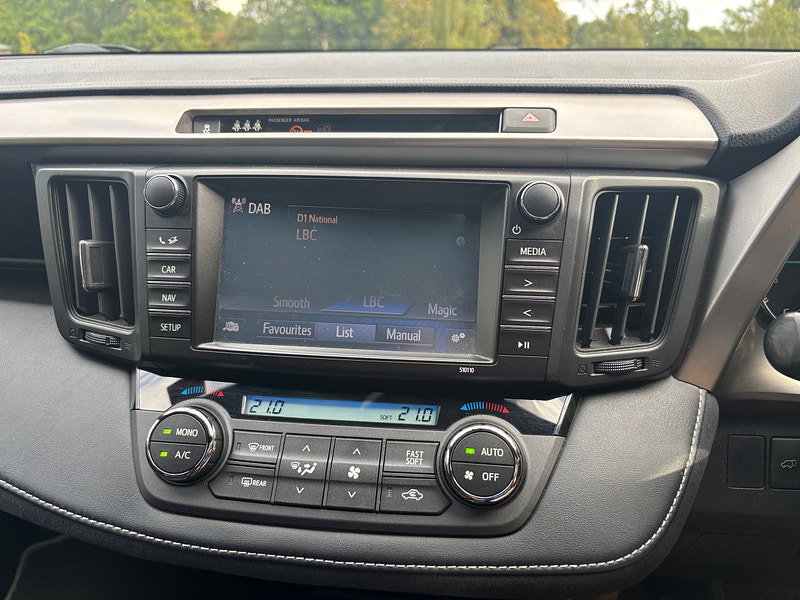 Toyota RAV4 2.5 VVT-h Icon SUV 5dr Petrol Hybrid CVT 4WD Euro 6 (s/s) (197 ps) 5dr Automatic 2026