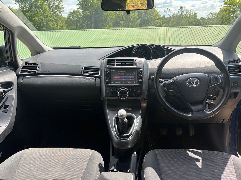 Toyota Verso 1.6 D-4D Design MPV 5dr Diesel Manual Euro 6 (s/s) (7 Seat) (112 ps) 5dr Manual 2026