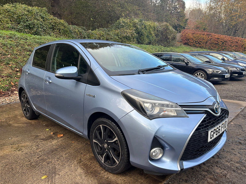 Toyota Yaris 1.5 VVT-h Design Hatchback 5dr Petrol Hybrid E-CVT Euro 6 (101 ps) 5dr Automatic 2026