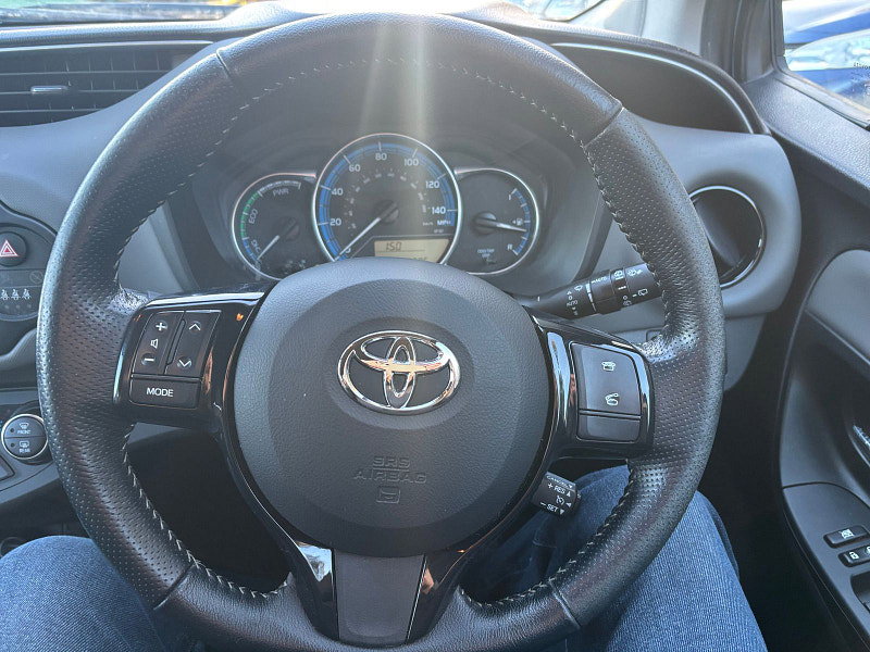 Toyota Yaris 1.5 VVT-h Design Hatchback 5dr Petrol Hybrid E-CVT Euro 6 (101 ps) 5dr Automatic 2026