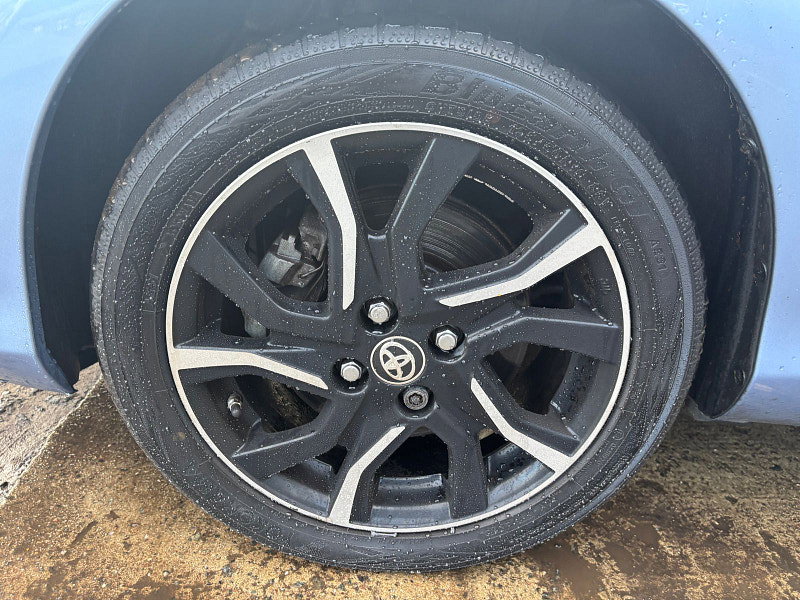 Toyota Yaris 1.5 VVT-h Design Hatchback 5dr Petrol Hybrid E-CVT Euro 6 (101 ps) 5dr Automatic 2026