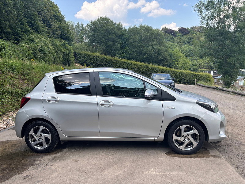 Toyota Yaris 1.5 VVT-h Icon Hatchback 5dr Petrol Hybrid E-CVT Euro 6 (101 ps) 5dr Automatic 2026