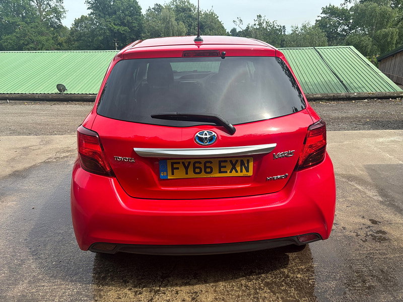Toyota Yaris 1.5 VVT-h Icon Hatchback 5dr Petrol Hybrid E-CVT Euro 6 (101 ps) 5dr Automatic 2026