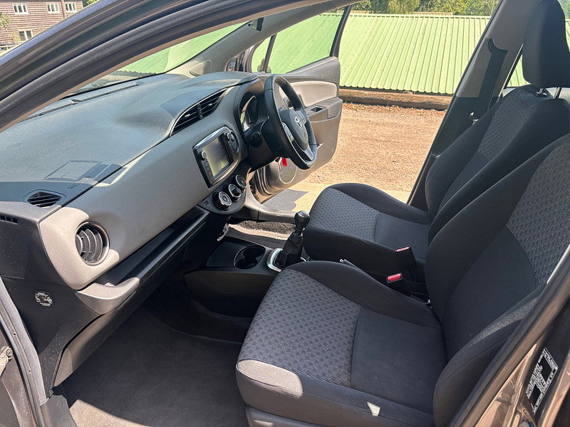 Toyota Yaris 1.33 Dual VVT-i Icon Hatchback 5dr Petrol Manual Euro 5 Euro 5 (99 ps) 5dr Manual 2026