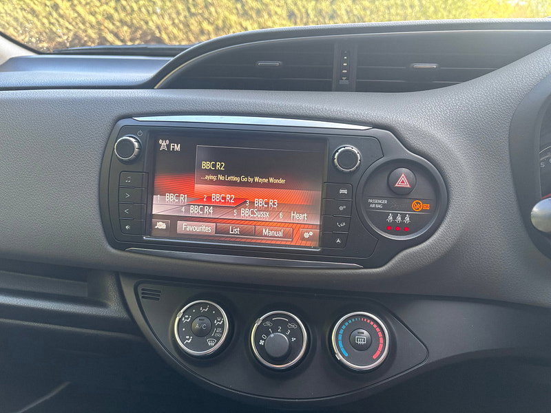 Toyota Yaris 1.33 Dual VVT-i Icon Hatchback 5dr Petrol Manual Euro 6 (99 ps) 5dr Manual 2026