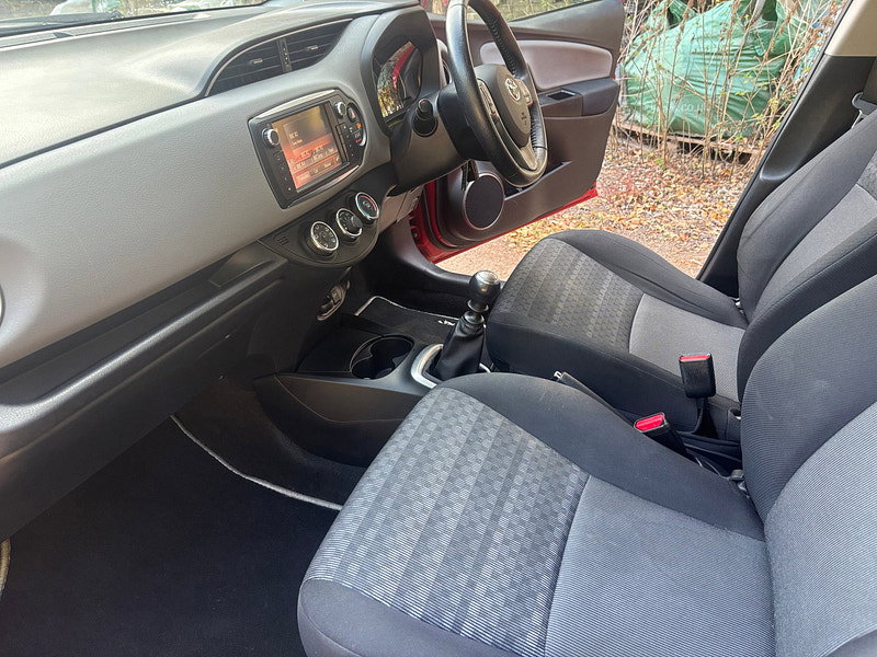 Toyota Yaris 1.33 Dual VVT-i Icon Hatchback 5dr Petrol Manual Euro 6 (99 ps) 5dr Manual 2026
