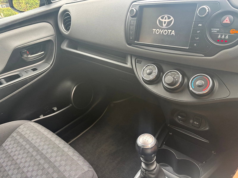 Toyota Yaris 1.33 Dual VVT-i Icon Hatchback 5dr Petrol Manual Euro 6 (99 ps) 5dr Manual 2026