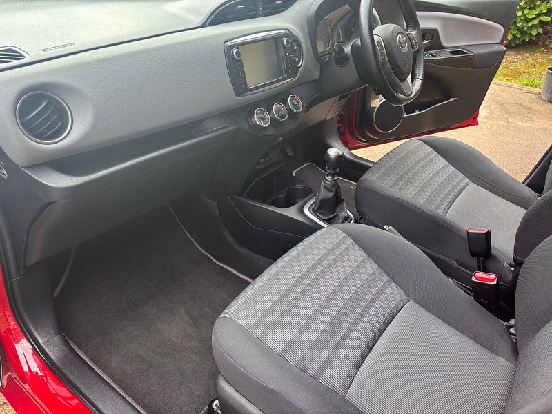 Toyota Yaris 1.33 Dual VVT-i Icon Hatchback 5dr Petrol Manual Euro 6 (99 ps) 5dr Manual 2026