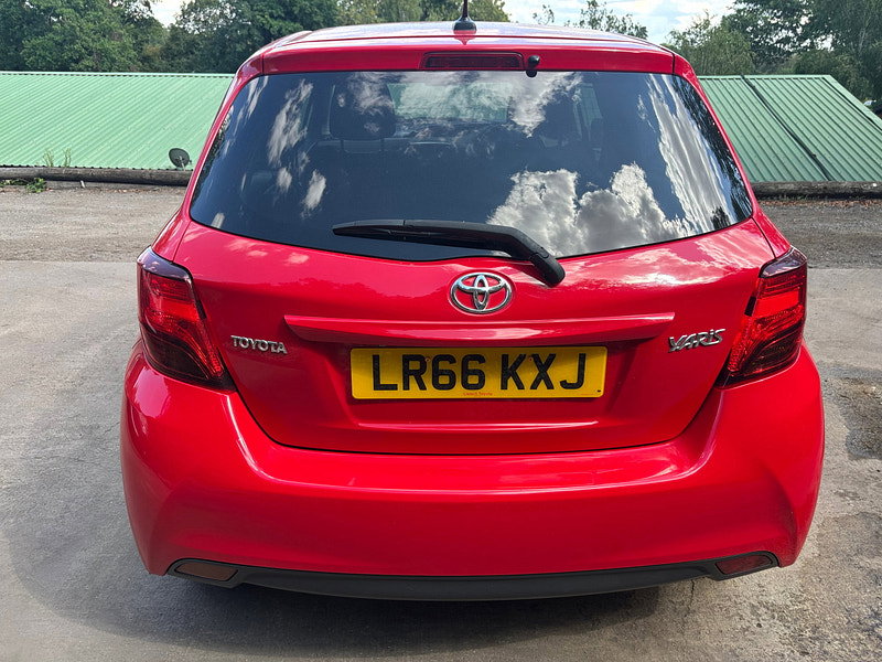 Toyota Yaris 1.33 Dual VVT-i Icon Hatchback 5dr Petrol Multidrive S Euro 6 (99 ps) 5dr Automatic 2026