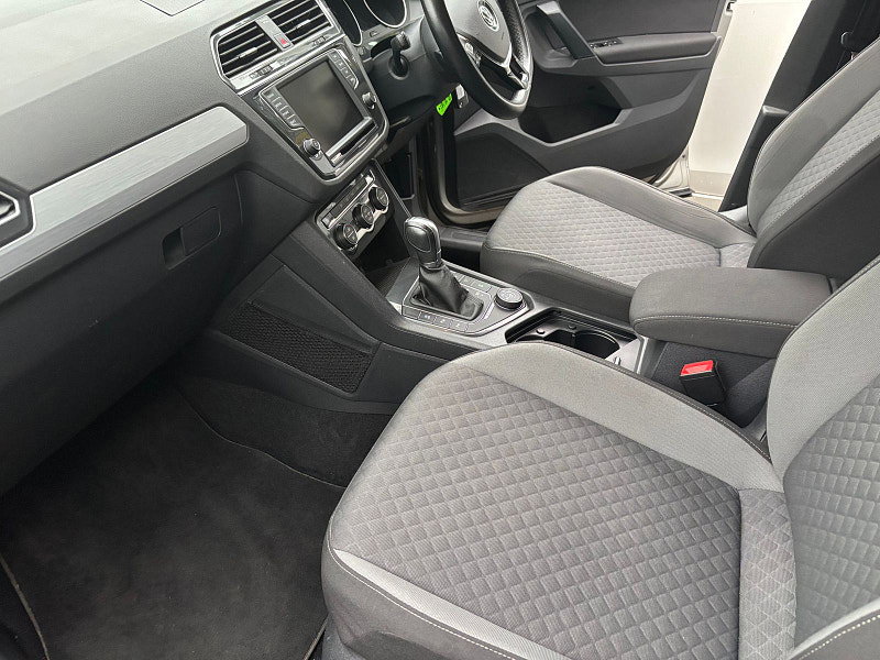 Volkswagen Tiguan 2.0 TDI BlueMotion Tech SE Navigation SUV 5dr Diesel DSG 4Motion Euro 6 (s/s) (150 ps) 5dr Automatic 2026