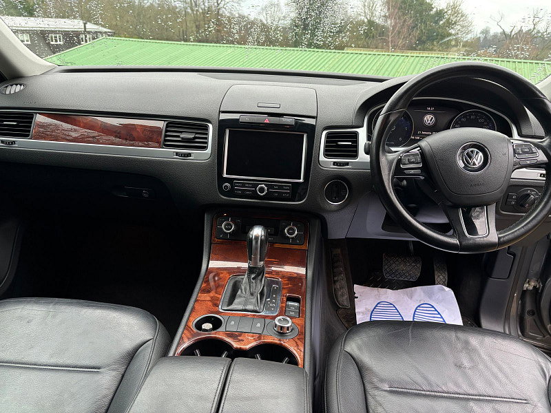 Volkswagen Touareg 3.0 TDI V6 BlueMotion Tech SE SUV 5dr Diesel Tiptronic 4WD Euro 5 (s/s) (204 ps) 5dr Automatic 2026