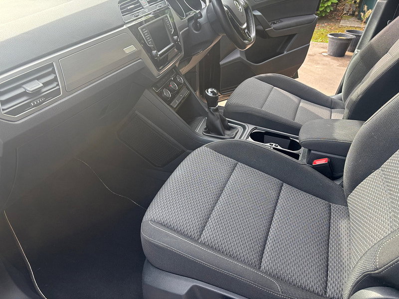 Volkswagen Touran 2.0 TDI BlueMotion Tech SE MPV 5dr Diesel Manual Euro 6 (s/s) (150 ps) 5dr Manual 2026