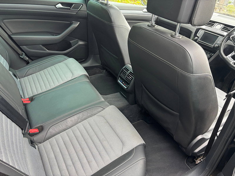 Volkswagen Passat 2.0 TDI BlueMotion Tech R-Line Estate 5dr Diesel Manual Euro 6 (s/s) (150 ps) 5dr Manual 2026
