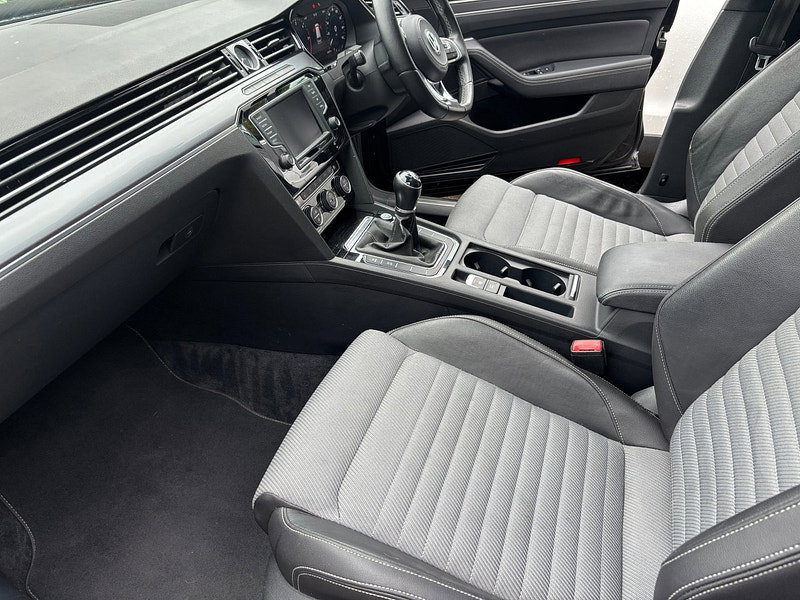 Volkswagen Passat 2.0 TDI BlueMotion Tech R-Line Estate 5dr Diesel Manual Euro 6 (s/s) (150 ps) 5dr Manual 2026
