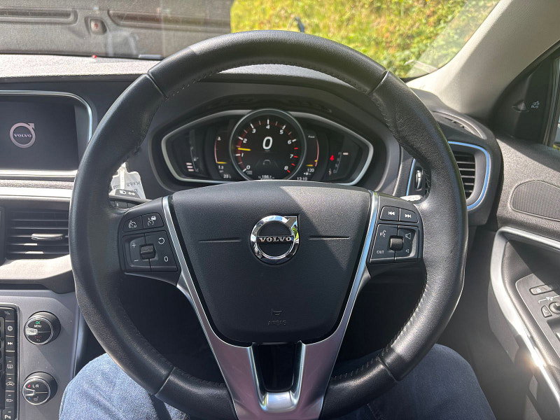 Volvo V40 1.5 T3 GPF Inscription Hatchback 5dr Petrol Auto Euro 6 (s/s) (152 ps) 5dr Automatic 2026