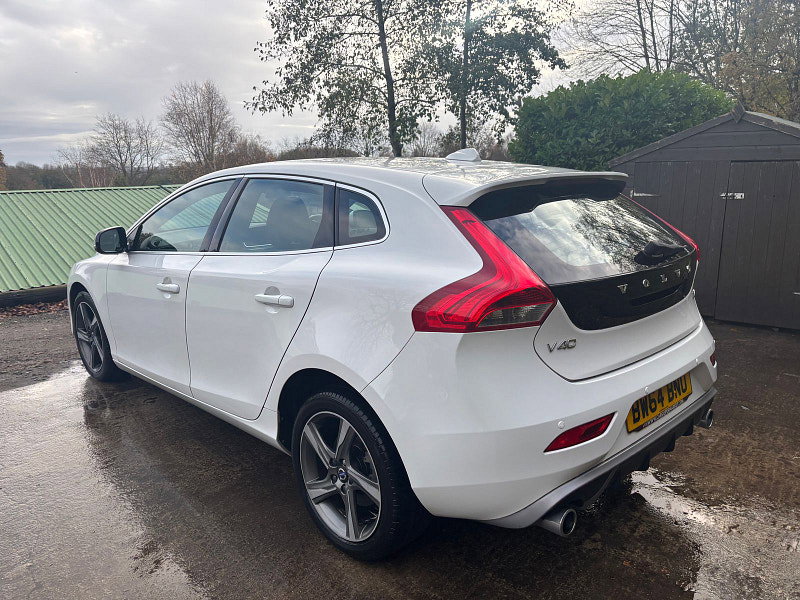 Volvo V40 2.0 D4 R-Design Nav Hatchback 5dr Diesel Manual Euro 6 (s/s) (190 ps) 5dr Manual 2026