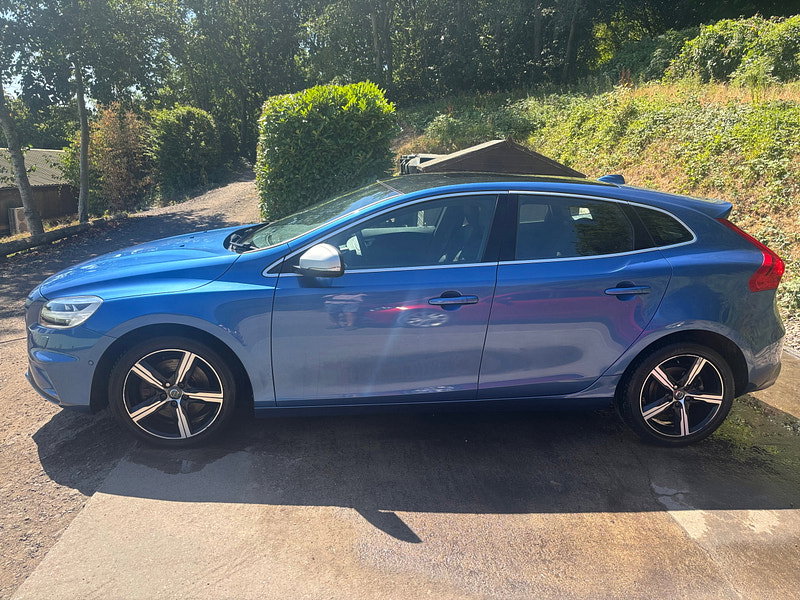 Volvo V40 2.0 D4 R-Design Hatchback 5dr Diesel Manual Euro 6 (s/s) (190 ps) 5dr Manual 2026