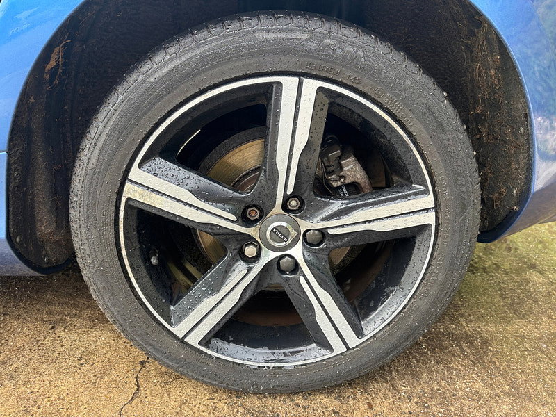 Volvo V40 2.0 D4 R-Design Hatchback 5dr Diesel Manual Euro 6 (s/s) (190 ps) 5dr Manual 2026