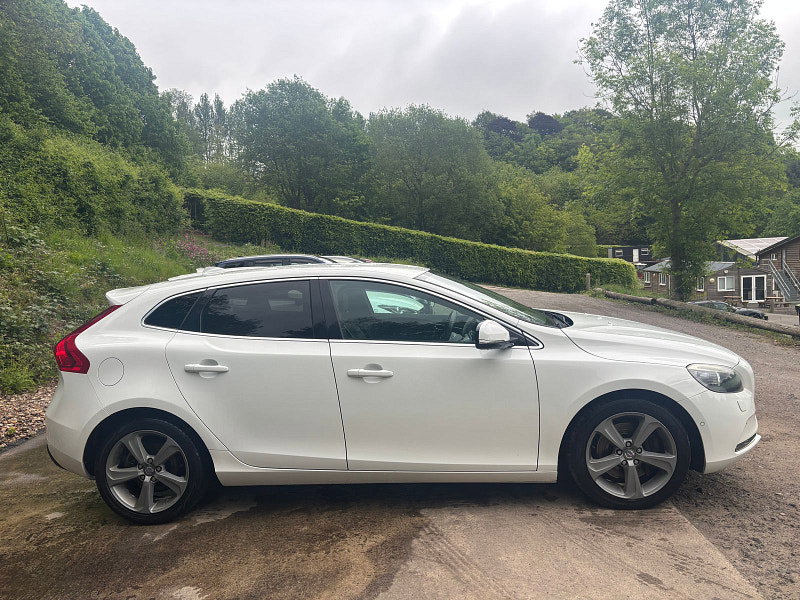 Volvo V40 2.0 D4 SE Lux Nav Hatchback 5dr Diesel Geartronic Euro 5 (s/s) (177 ps) 5dr Automatic 2026