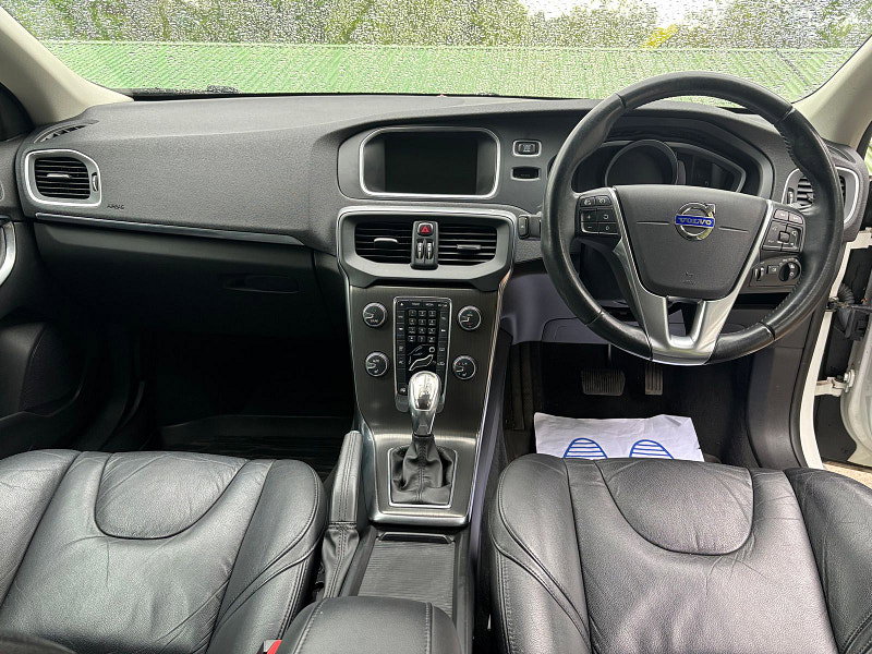 Volvo V40 2.0 D4 SE Lux Nav Hatchback 5dr Diesel Geartronic Euro 5 (s/s) (177 ps) 5dr Automatic 2026