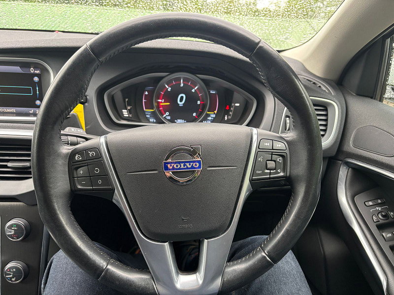 Volvo V40 2.0 D4 SE Lux Nav Hatchback 5dr Diesel Geartronic Euro 5 (s/s) (177 ps) 5dr Automatic 2026