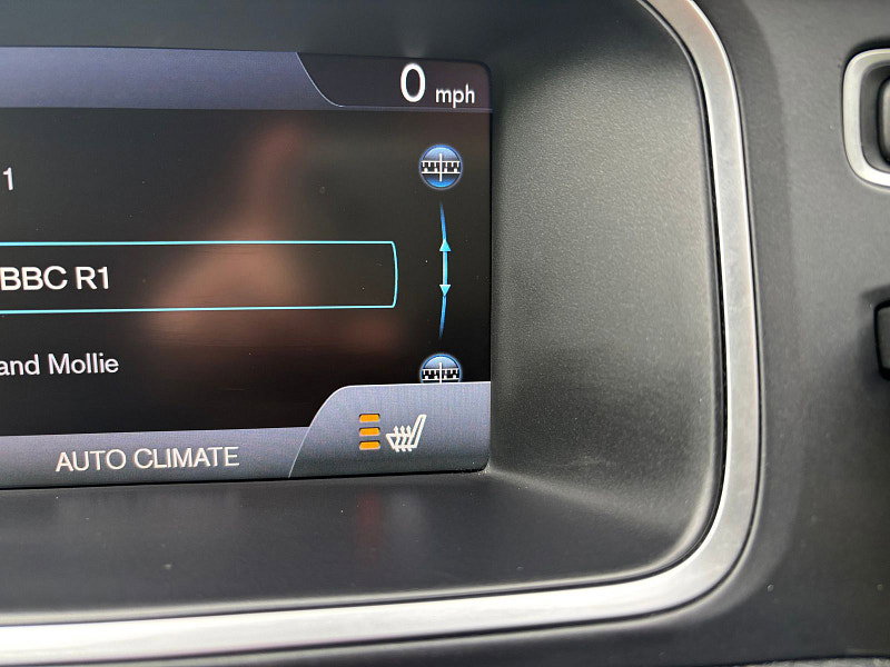 Volvo V40 2.0 D4 SE Lux Nav Hatchback 5dr Diesel Geartronic Euro 5 (s/s) (177 ps) 5dr Automatic 2026