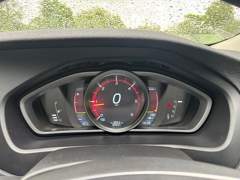 Volvo V40 2.0 D4 SE Lux Nav Hatchback 5dr Diesel Geartronic Euro 5 (s/s) (177 ps) 5dr Automatic 2026