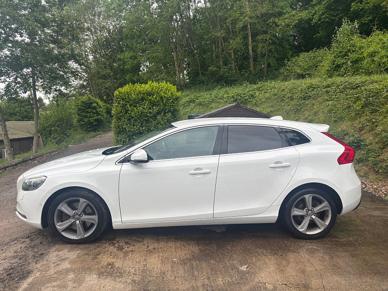 Volvo V40 2.0 D4 SE Lux Nav Hatchback 5dr Diesel Geartronic Euro 5 (s/s) (177 ps) 5dr Automatic 2026