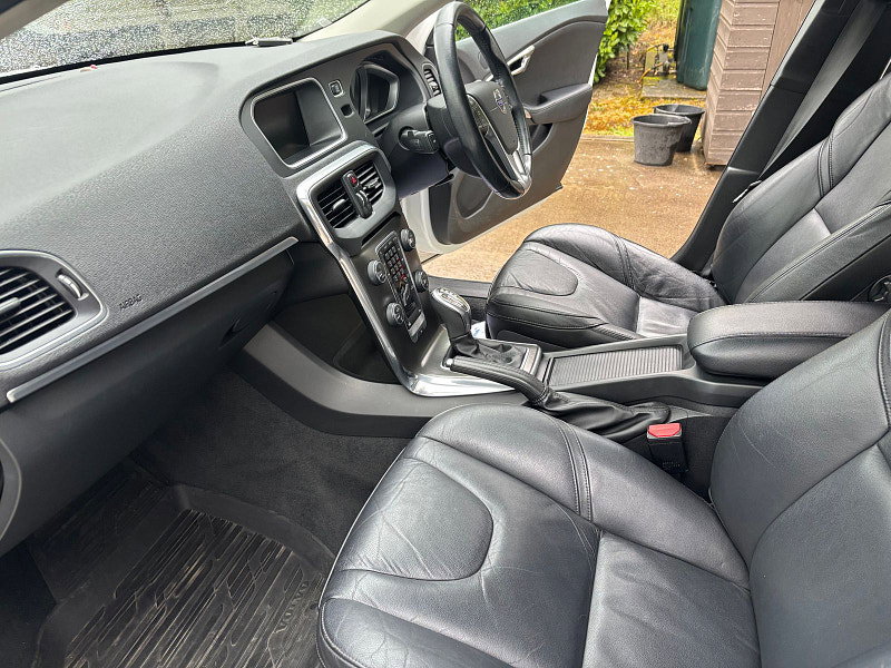 Volvo V40 2.0 D4 SE Lux Nav Hatchback 5dr Diesel Geartronic Euro 5 (s/s) (177 ps) 5dr Automatic 2026