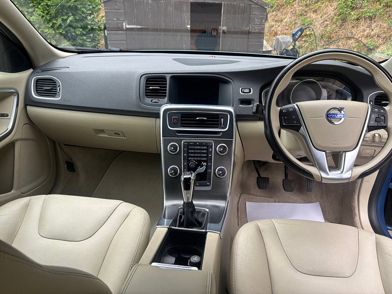 Volvo V60 2.0 D4 SE Lux Nav Estate 5dr Diesel Manual Euro 6 (s/s) (181 ps) 5dr Manual 2026