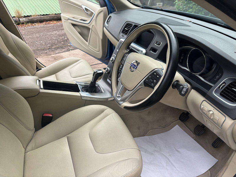 Volvo V60 2.0 D4 SE Lux Nav Estate 5dr Diesel Manual Euro 6 (s/s) (181 ps) 5dr Manual 2026