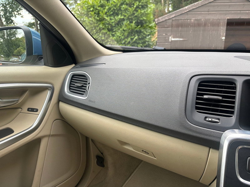 Volvo V60 2.0 D4 SE Lux Nav Estate 5dr Diesel Manual Euro 6 (s/s) (181 ps) 5dr Manual 2026