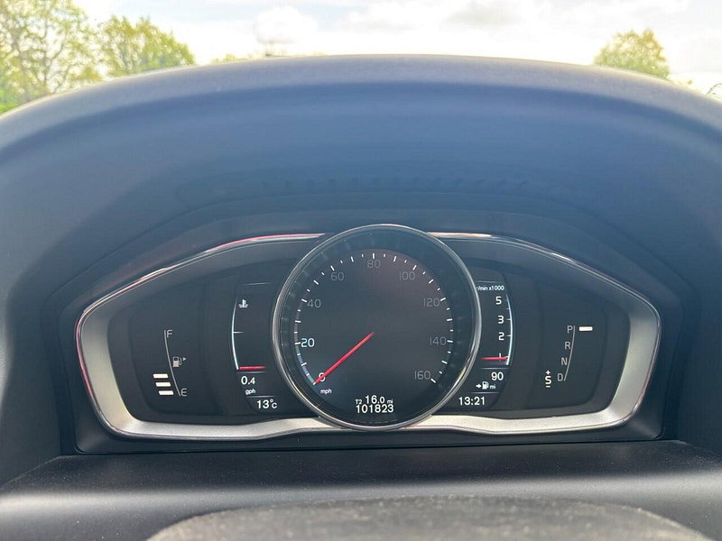 Volvo XC60 2.4 D5 SE Lux Nav SUV 5dr Diesel Geartronic AWD Euro 5 (215 ps) 5dr Automatic 2026