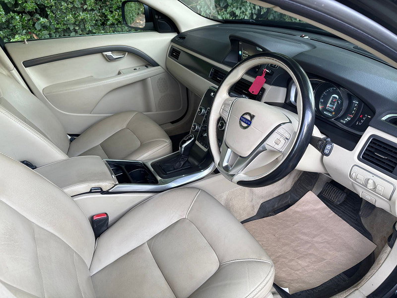 Volvo XC70 2.4 D5 SE Lux Estate 5dr Diesel Geartronic AWD Euro 5 (215 ps) 5dr Automatic 2026