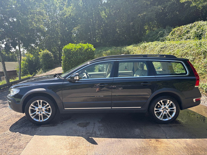 Volvo XC70 2.4 D5 SE Lux Estate 5dr Diesel Geartronic AWD Euro 5 (215 ps) 5dr Automatic 2026