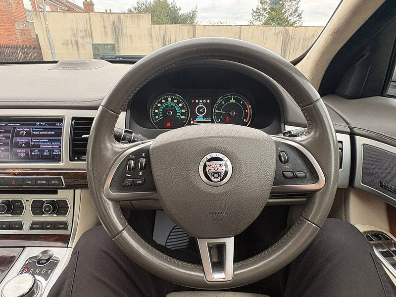 Jaguar XF 2.2d Portfolio Saloon 4dr Diesel Auto Euro 5 (s/s) (190 ps)