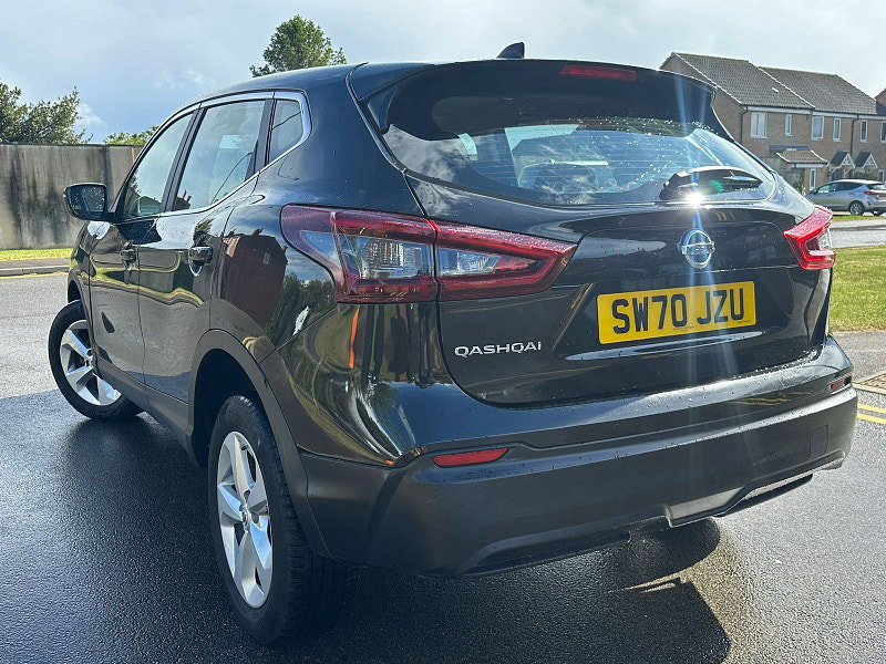 Nissan Qashqai 1.3 DIG-T Acenta Premium SUV 5dr Petrol Manual Euro 6 (s/s) (140 ps)