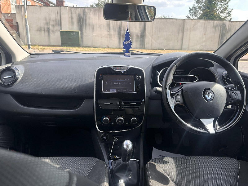 Renault Clio 0.9 TCe Dynamique MediaNav Hatchback 5dr Petrol Manual Euro 5 (s/s) (90 ps)
