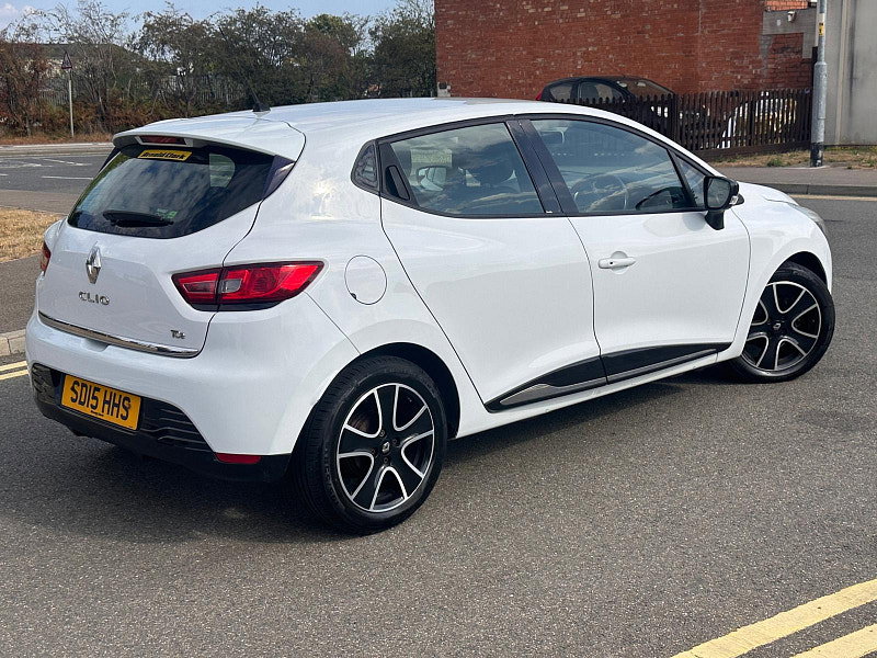 Renault Clio 0.9 TCe Dynamique MediaNav Hatchback 5dr Petrol Manual Euro 5 (s/s) (90 ps)