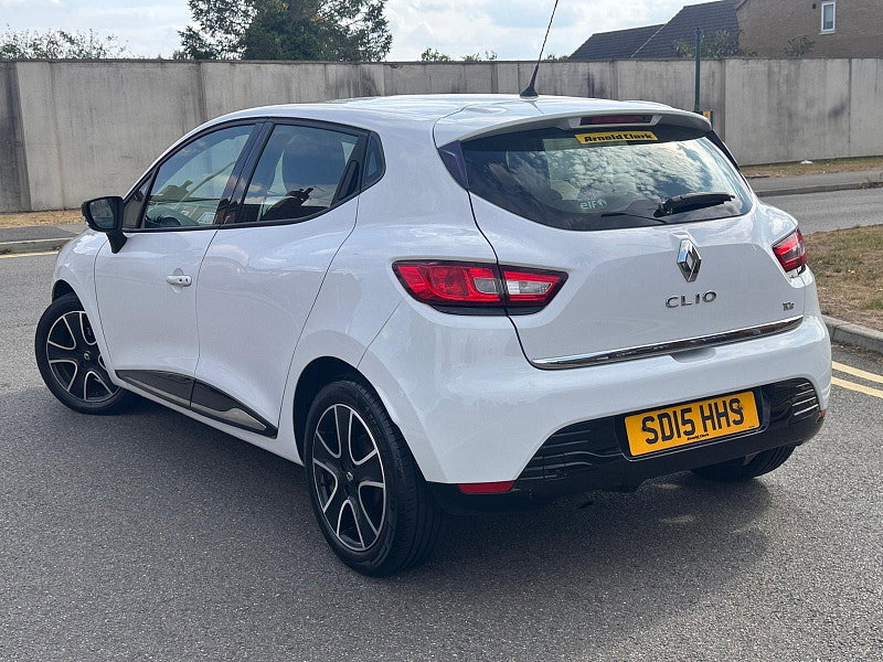 Renault Clio 0.9 TCe Dynamique MediaNav Hatchback 5dr Petrol Manual Euro 5 (s/s) (90 ps)