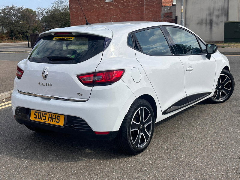 Renault Clio 0.9 TCe Dynamique MediaNav Hatchback 5dr Petrol Manual Euro 5 (s/s) (90 ps)