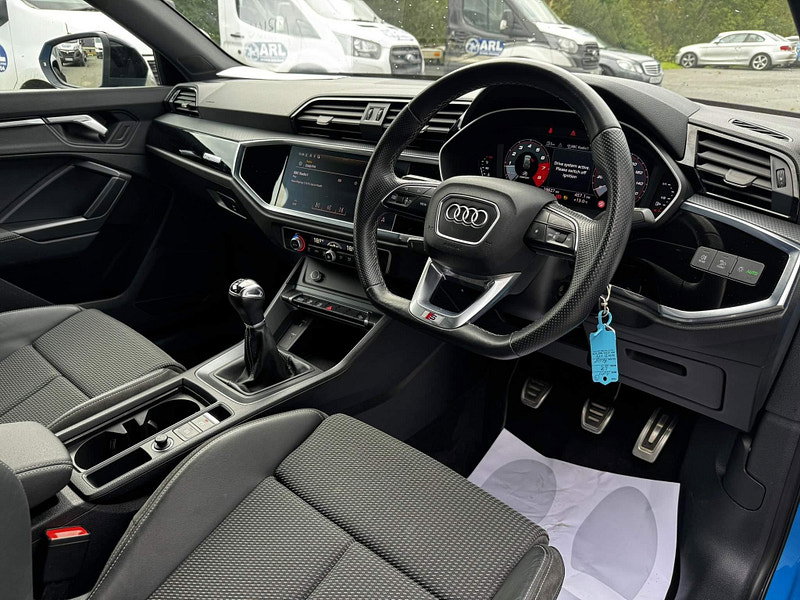 Audi Q3 1.5 TFSI CoD 35 Black Edition Euro 6 (s/s) 5dr 5dr Manual 2026