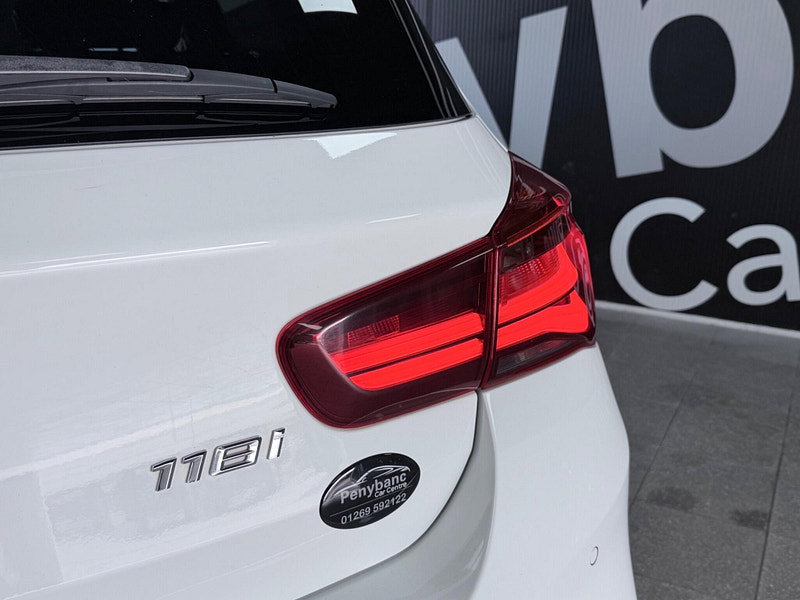 BMW 1 Series 1.5 118i M Sport Shadow Edition Euro 6 (s/s) 5dr 5dr Manual 2026