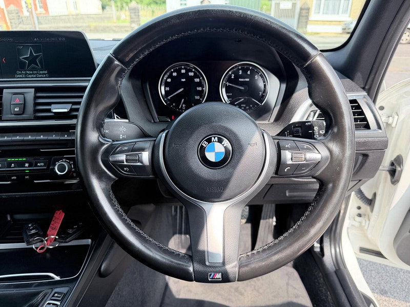 BMW 1 Series 1.5 118i M Sport Shadow Edition Euro 6 (s/s) 5dr 5dr Manual 2026