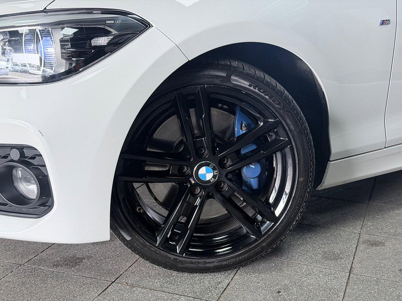 BMW 1 Series 1.5 118i M Sport Shadow Edition Euro 6 (s/s) 5dr 5dr Manual 2026