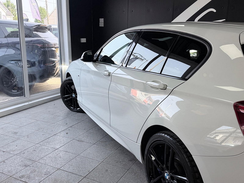BMW 1 Series 1.5 118i M Sport Shadow Edition Euro 6 (s/s) 5dr 5dr Manual 2026