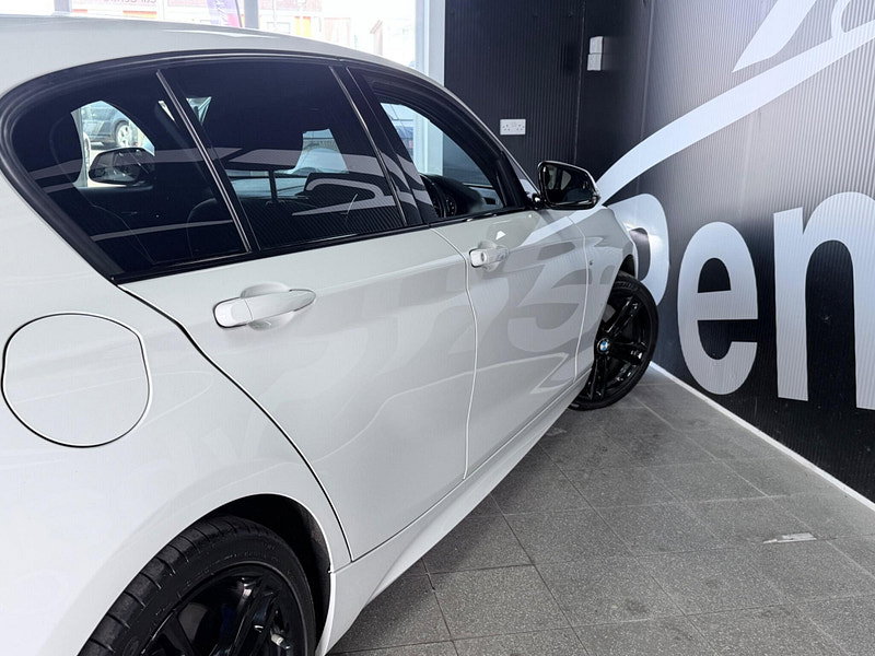 BMW 1 Series 1.5 118i M Sport Shadow Edition Euro 6 (s/s) 5dr 5dr Manual 2026